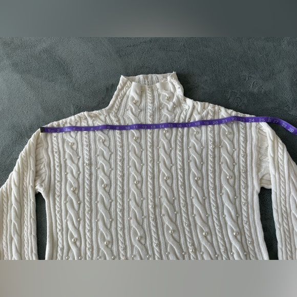 In2 by InCASHMERE - Cable Knit Sweater w Pearl Embellishments - Size M - Picture 6 of 9
